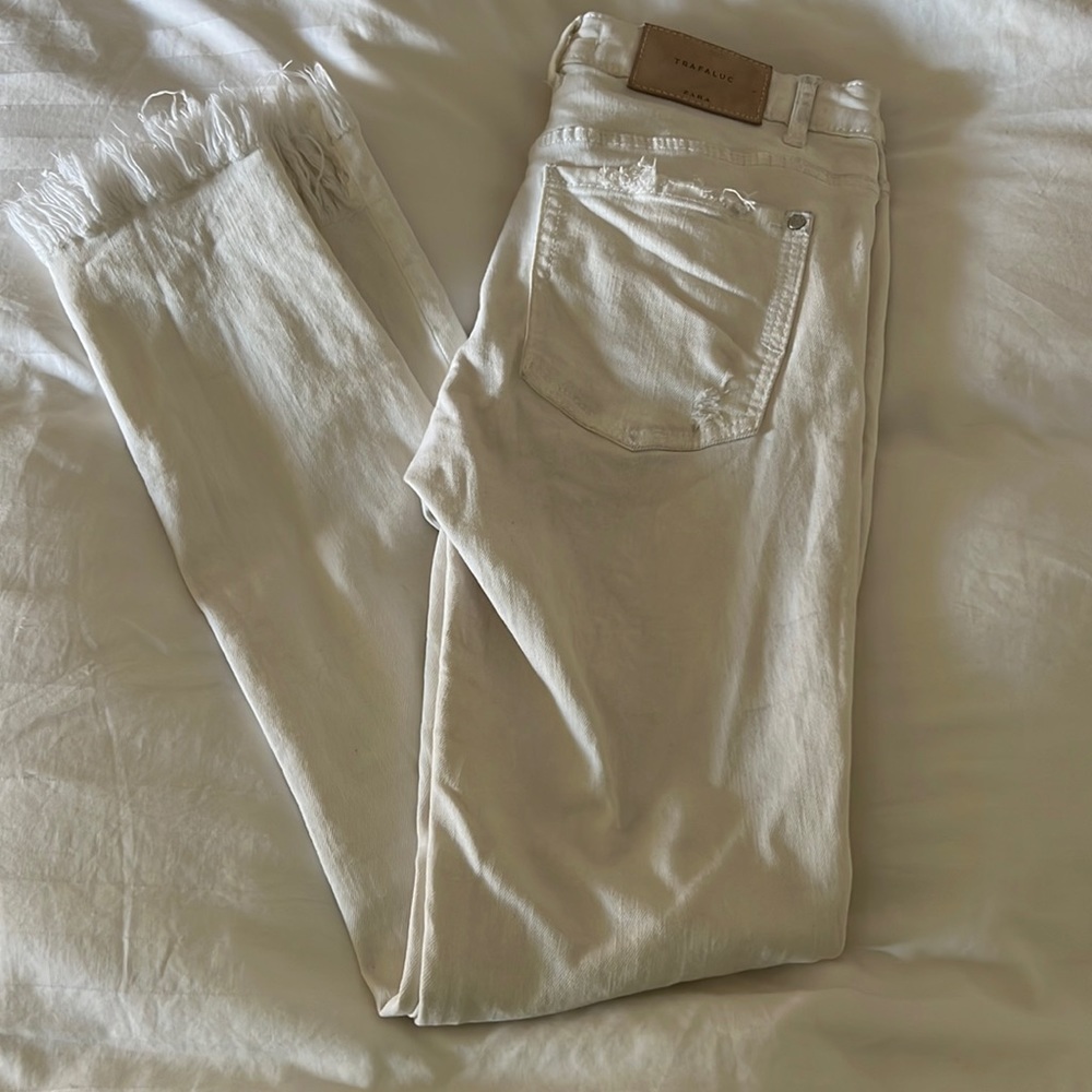 Zara White Cut off Pants